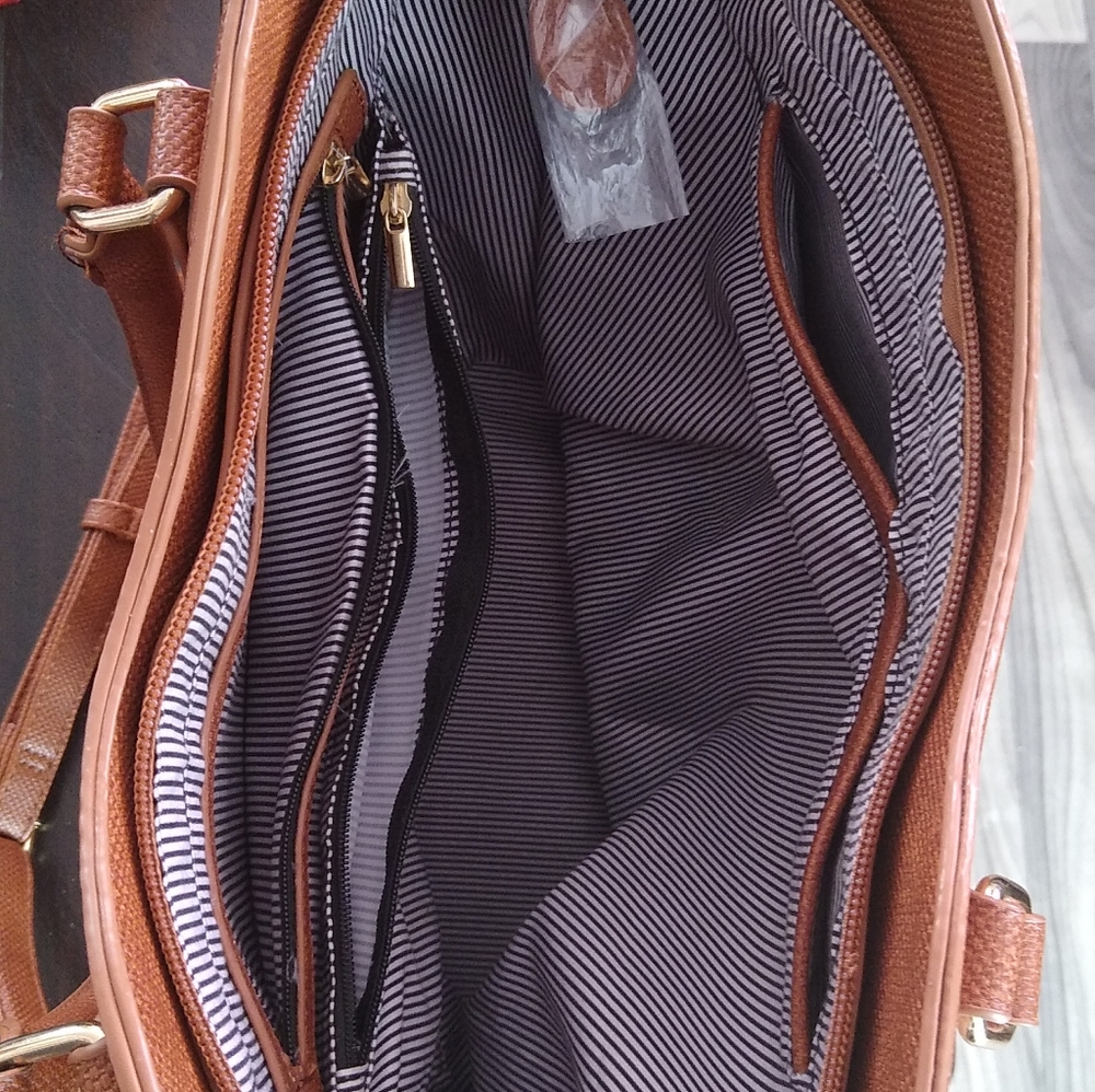 Purse - Picture 2 of 3